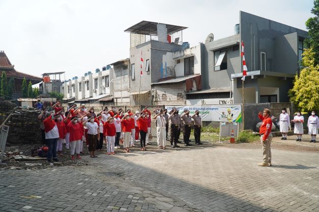 Seko Sandoko hormat pakai dul